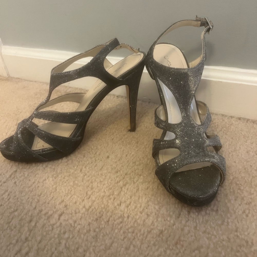 heels - Picture 2 of 2